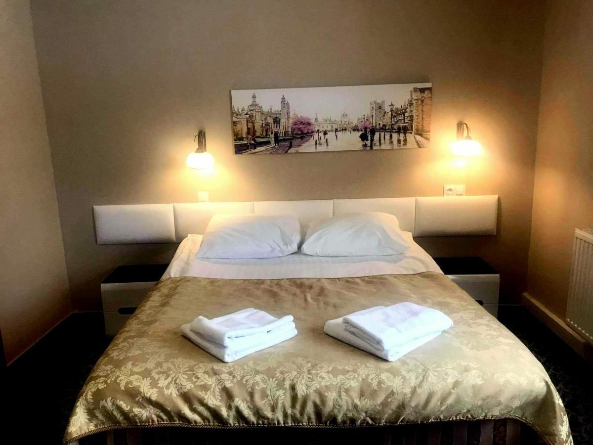 Hotel Venecia Palace Michałowice Dış mekan fotoğraf