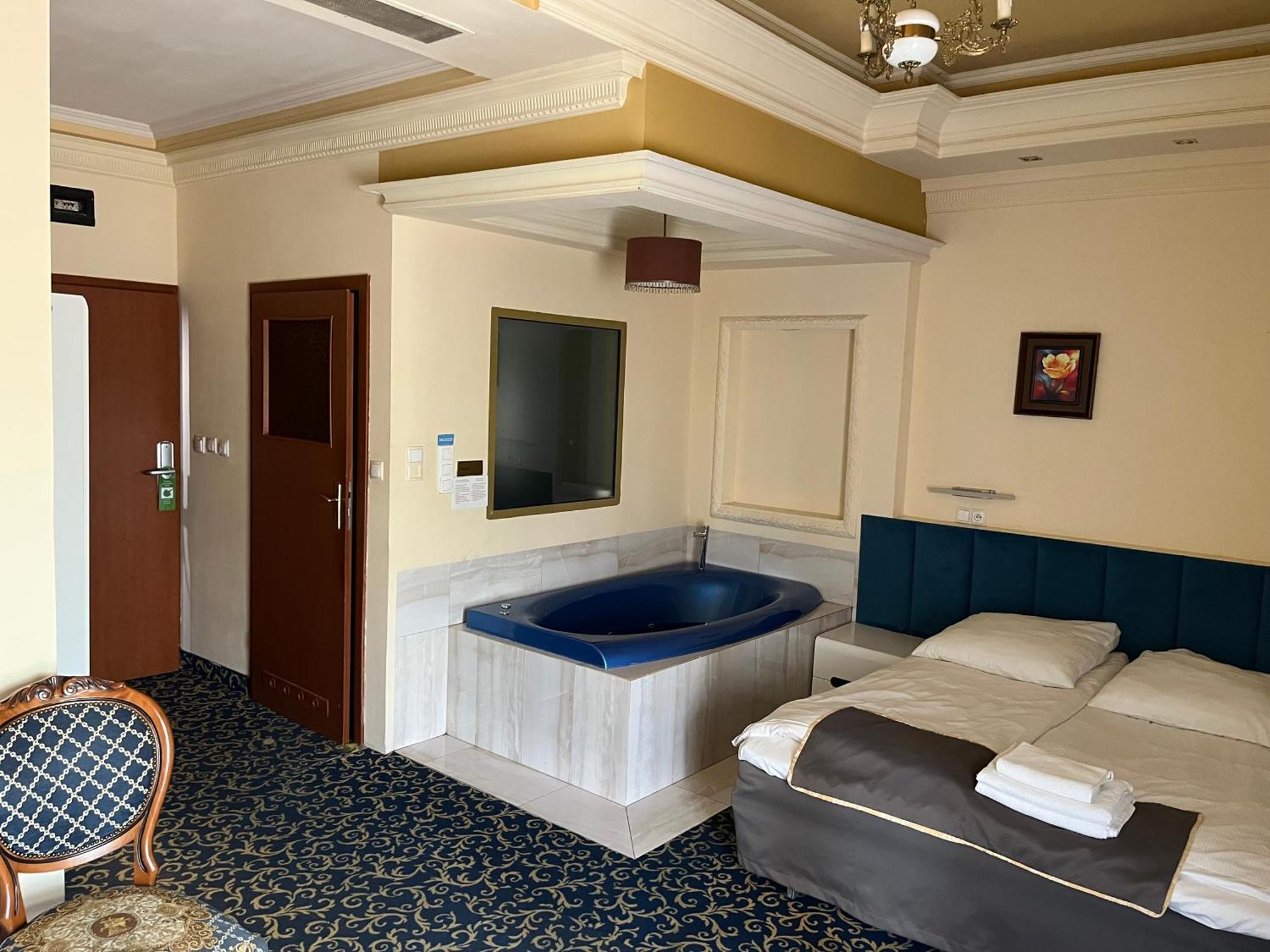 Hotel Venecia Palace Michałowice Dış mekan fotoğraf
