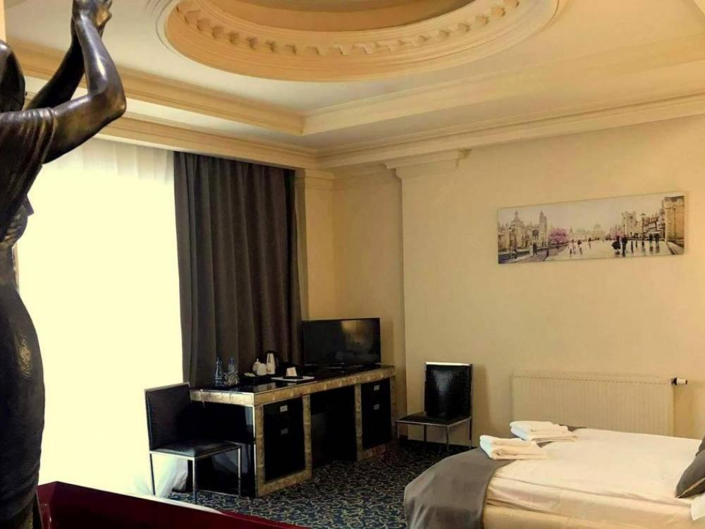 Hotel Venecia Palace Michałowice Dış mekan fotoğraf
