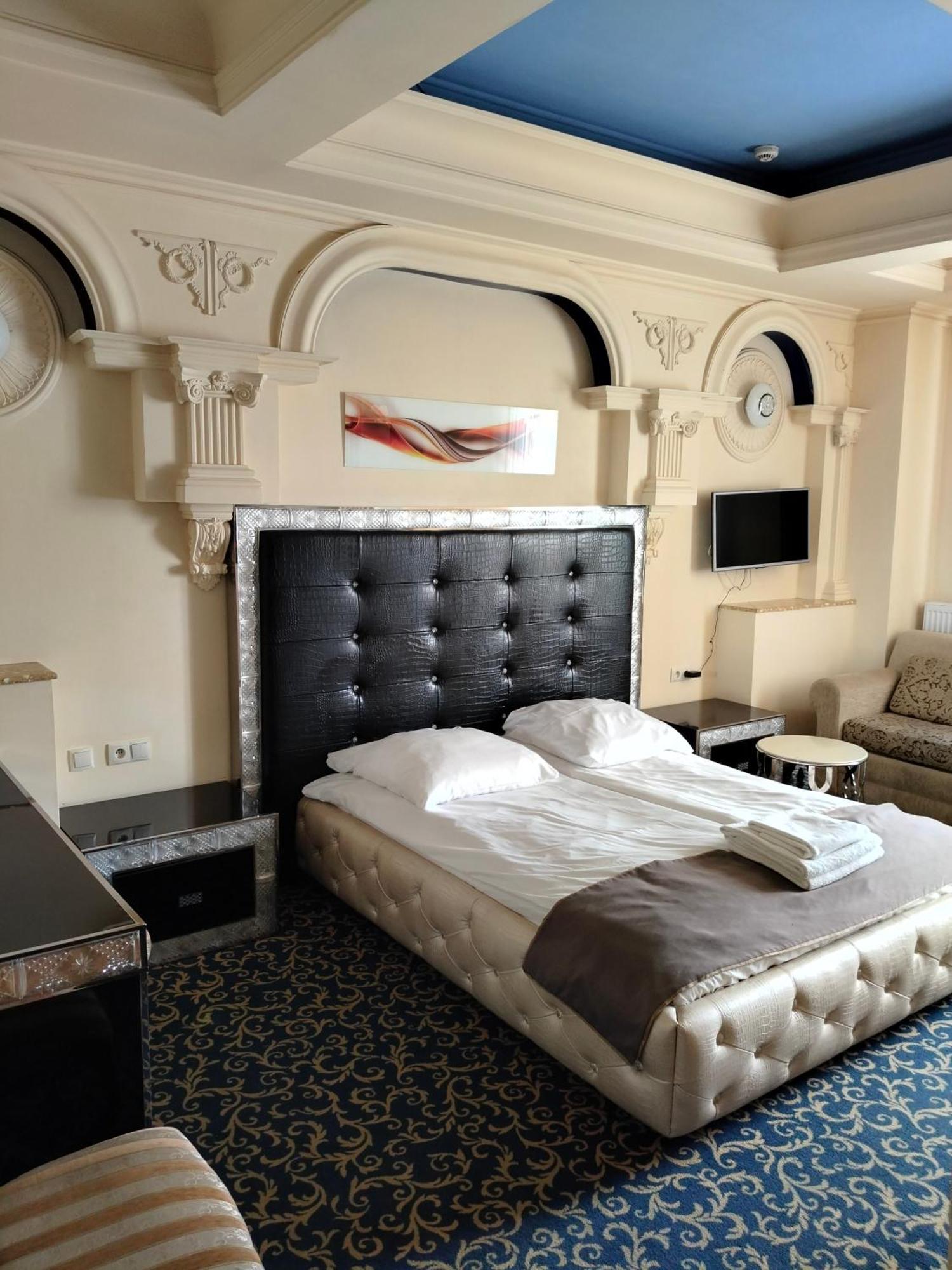 Hotel Venecia Palace Michałowice Dış mekan fotoğraf