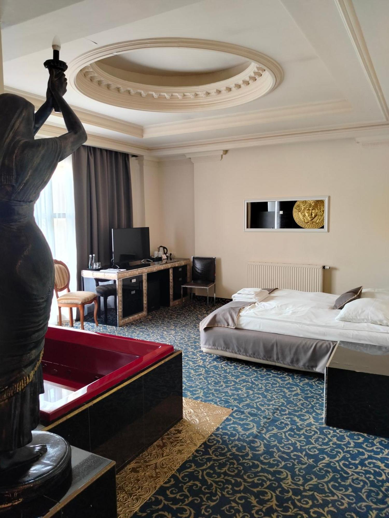Hotel Venecia Palace Michałowice Dış mekan fotoğraf