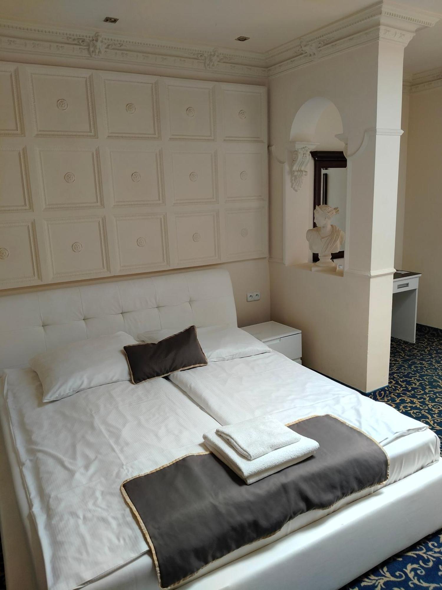 Hotel Venecia Palace Michałowice Dış mekan fotoğraf