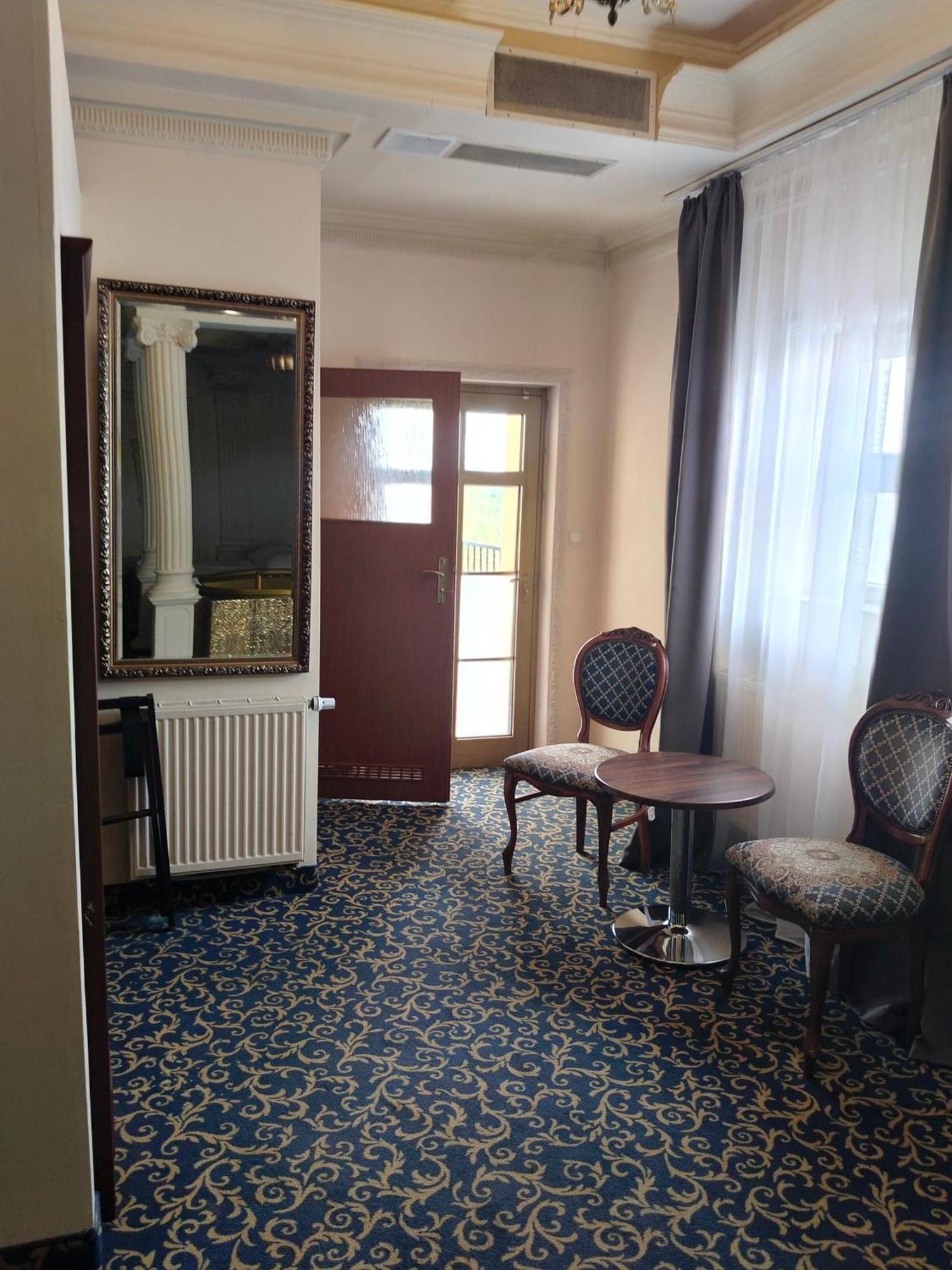 Hotel Venecia Palace Michałowice Dış mekan fotoğraf