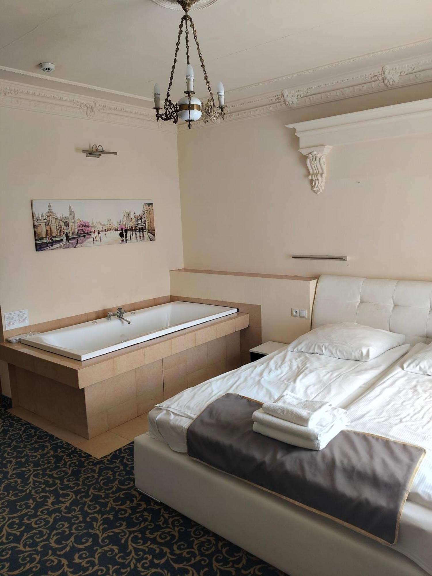Hotel Venecia Palace Michałowice Dış mekan fotoğraf