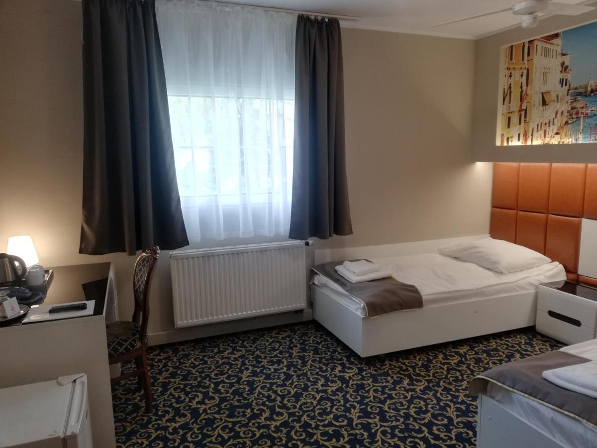 Hotel Venecia Palace Michałowice Dış mekan fotoğraf
